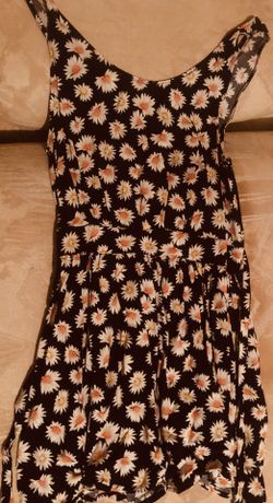 Forever 21 Summer Dress Sale! Black, White & Peach Floral Summer Dress