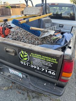 Free small and medium river rock mixed