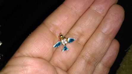 Superb tiny rhinestones blue winged bird pin lapel
