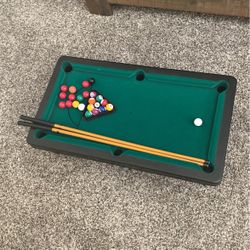 Mini Pool Table Set