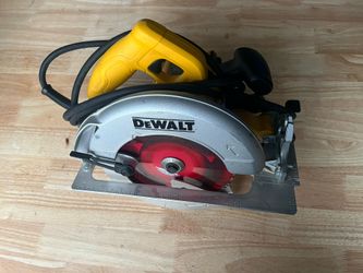 Dewalt DWE575 Corded Circular Saw