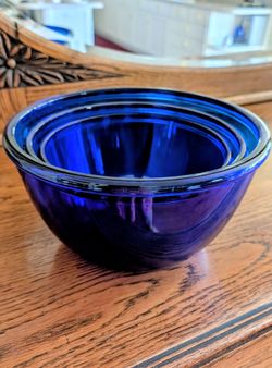 Cobalt Blue Glass Nesting Mixing Bowls Set