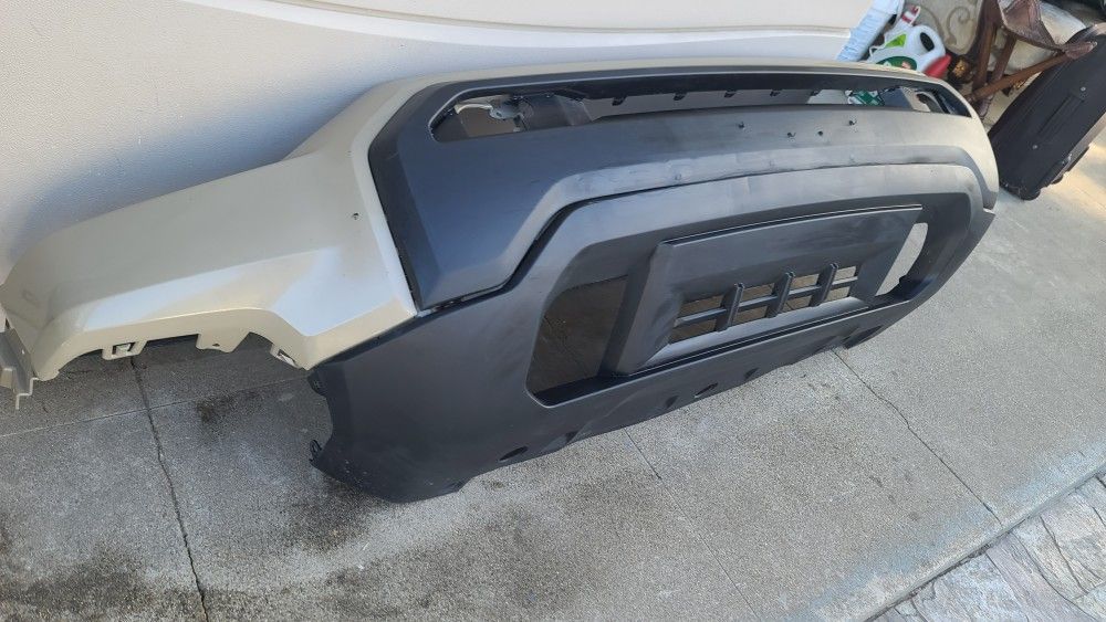 2023 - 2025 GMC CANYON FRONT BUMPER COVER GENUINE USED OEM. YD
