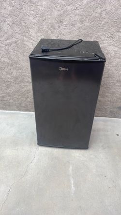 Mini fridge