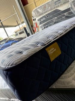 King mattress sealy and box springs