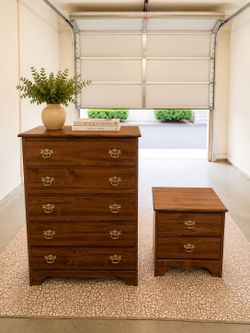 Traditional Walnut 5-Drawer Dresser with Matching Nightstand