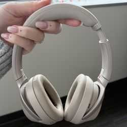 Sony - WH1000XM3 Wireless Noise-Cancelling Over The Ear Headphones