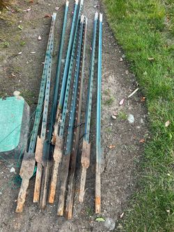 Steel T-Posts Fence Posts Lot of 10