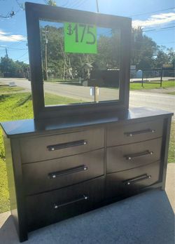 👍🏼👍🏼DRESSER👍🏼👍🏼