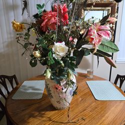 VASE with Flower arrangement if wanted