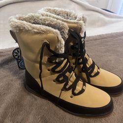 Women’s Boots SZ 10