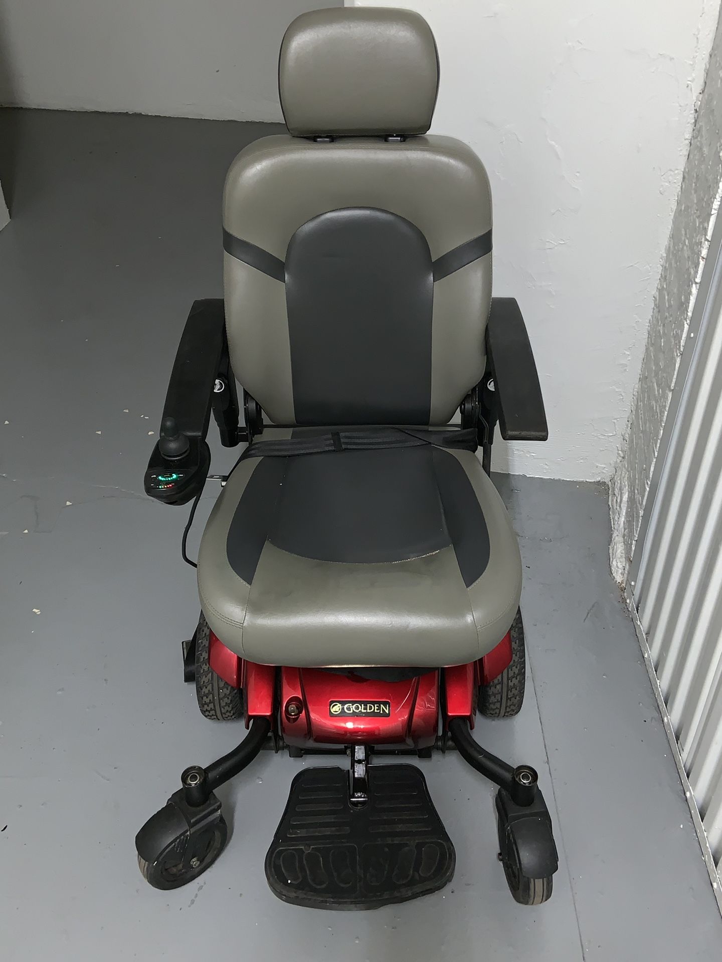 Electric wheelchair