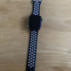 Apple Watch Series 5 44mm