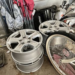 5 Factory Jeep Rims