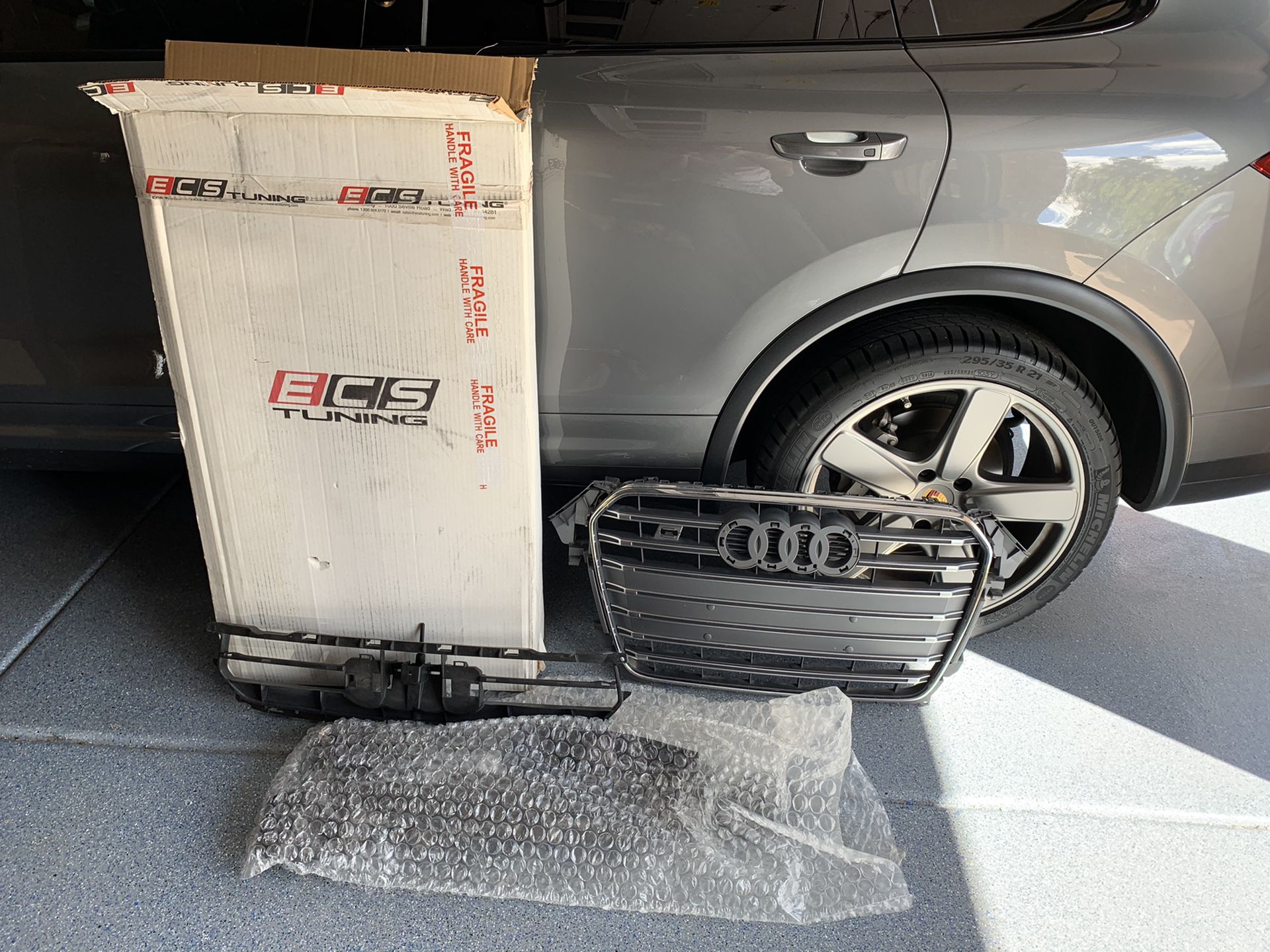 Audi S4 A4 front grille (like new)