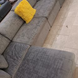 *Spectacular Deal*---Lima Gray Fabric Unique Adjustable Sectional Sofa W/Ottoman---Delivery And Easy Financing Available👏