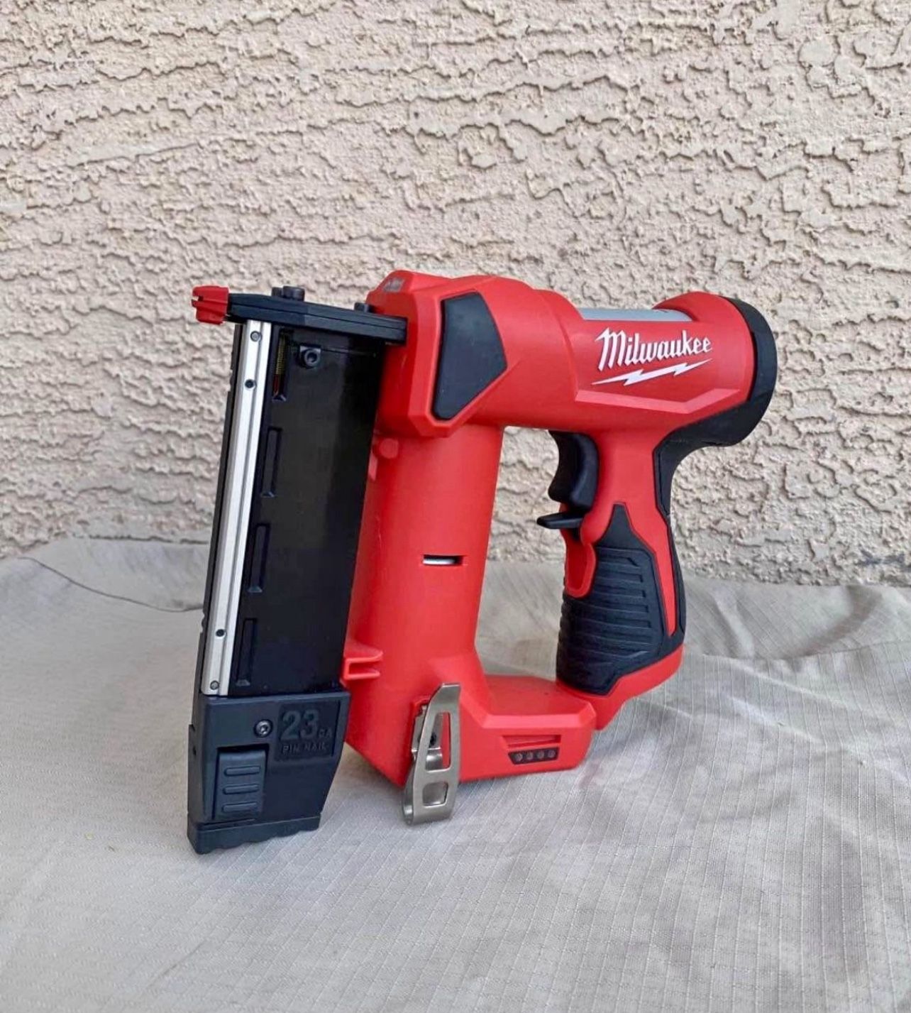 Milwaukee M12 12-Volt 23-Gauge Lithium-lon Cordless Pin Nailer (Tool-Only)