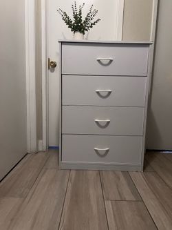 White 4-Drawer Dresser