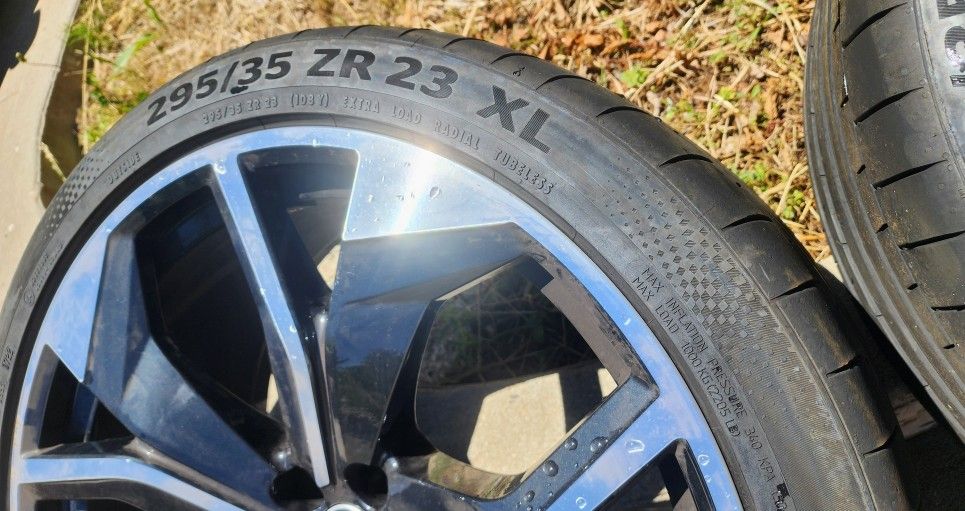 4 Factory Audi RSQ8 Wheels Tires 23 inch Q8 RS SQ8