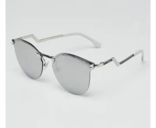 Woman sunglasses