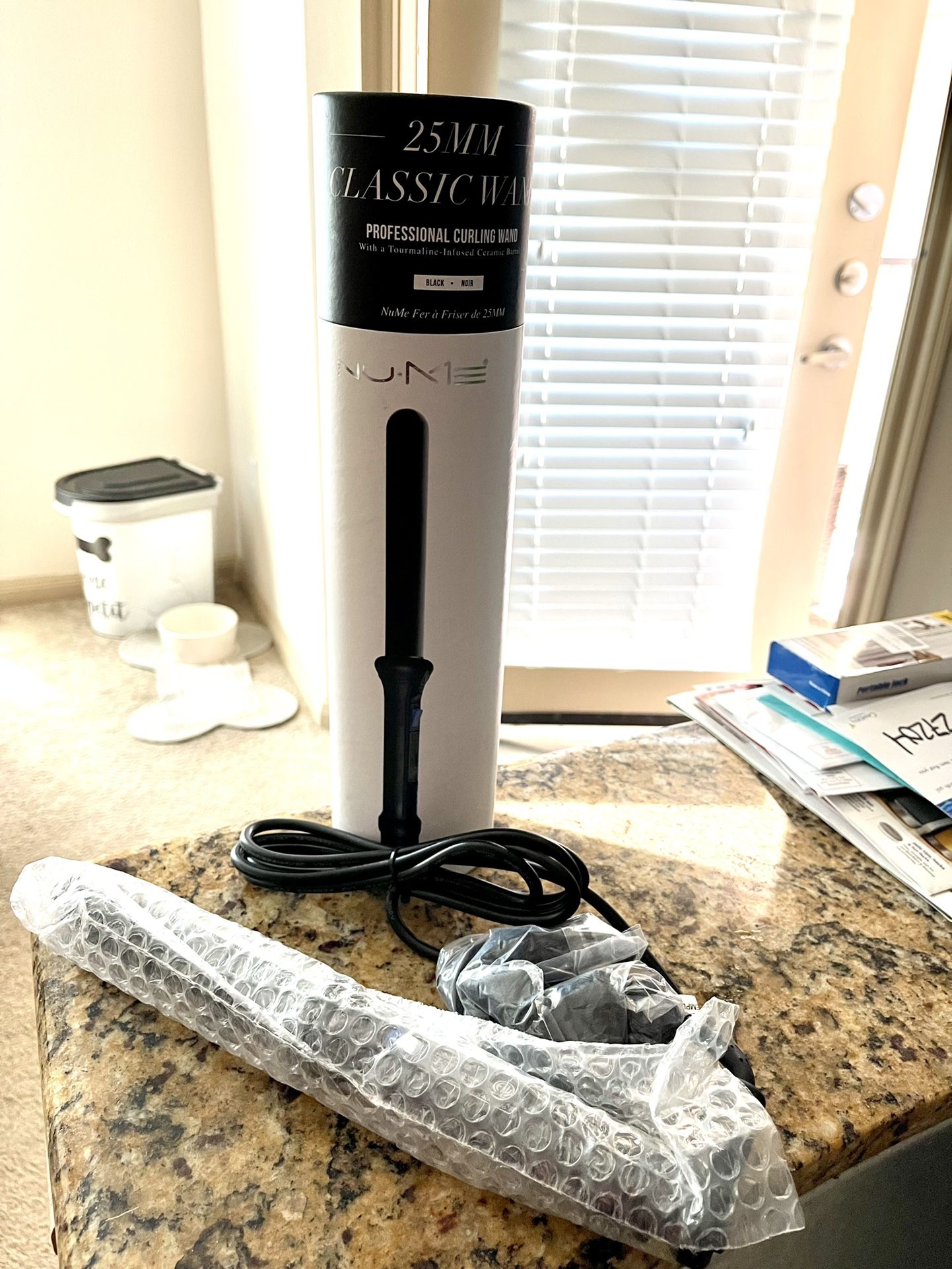 NuMe the Technique 32 MM Wand Nume Classic 32mm Black Tourmaline Ceramic Curling Wand Iron  main image 2