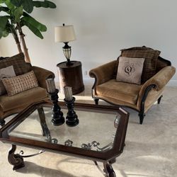 Chairs And Coffee Table 