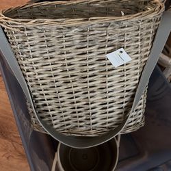 Brand New Gorgeous Basket With Handle Great To Hang Or Put Artificial Greenery In Etc