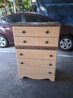 Drawer Dresser/Cajonera