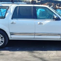 2013 Lincoln Navigator For Parts Only 