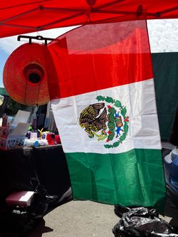Wearable flags