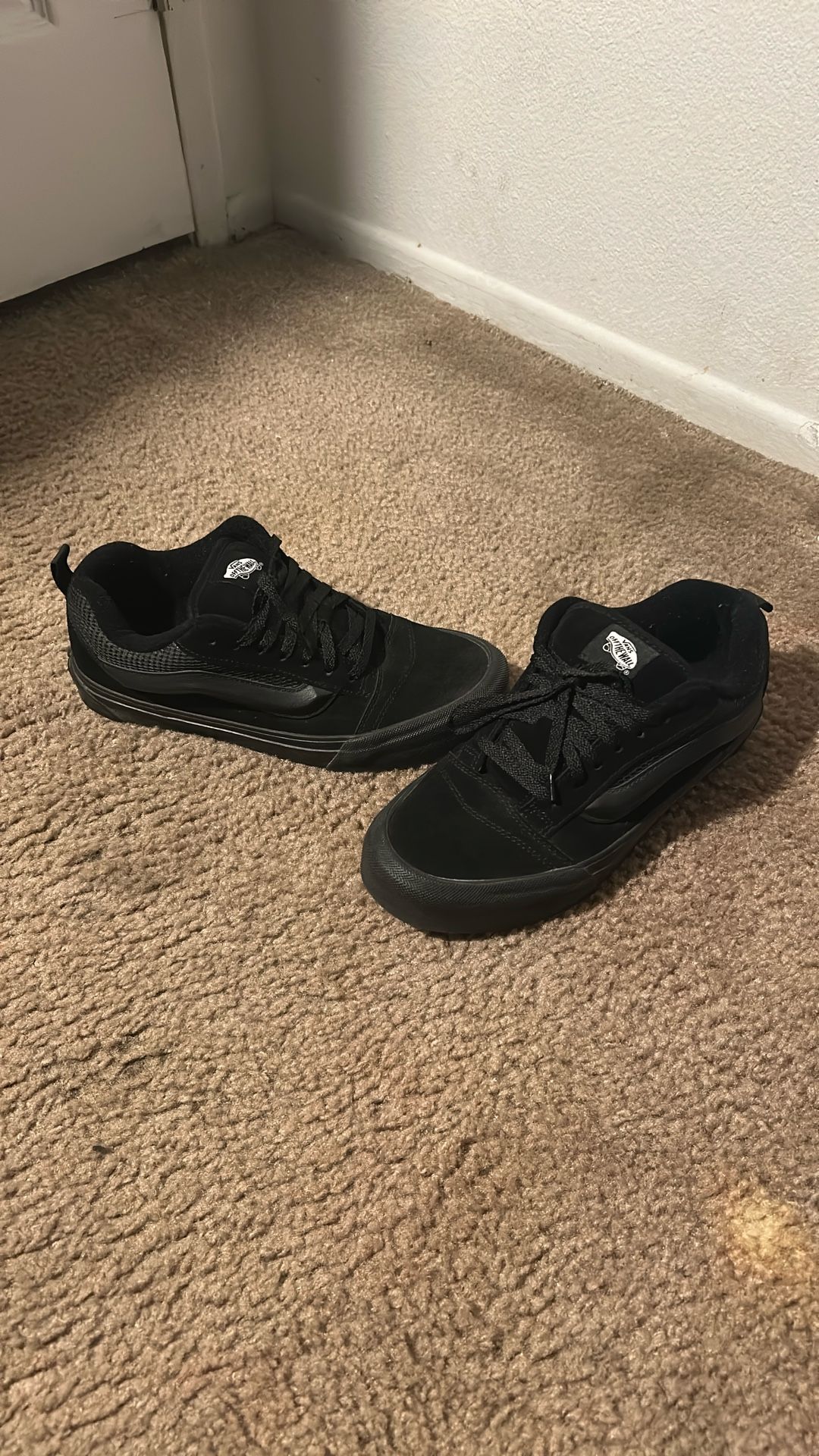 Vans Knu Skool Black Skate Shoes