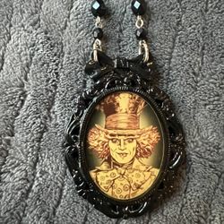 Disney Alice In Wonderland Mad Hatter Necklace Hardcore 