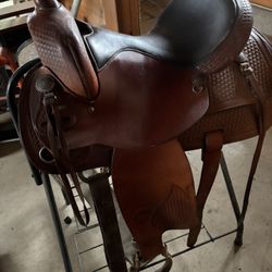 Saddle