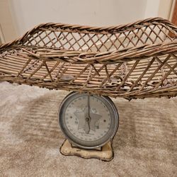 Antique Wicker Infant Scale