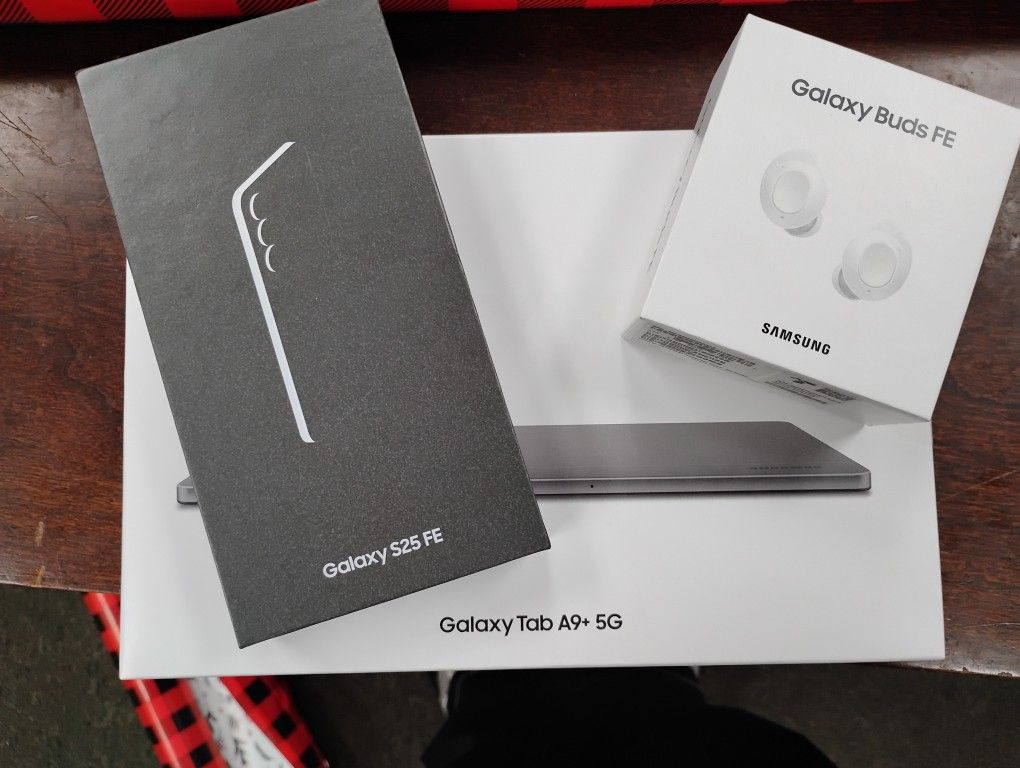 Get A Samsung Bundle For The Holiday At Cricket 🤩