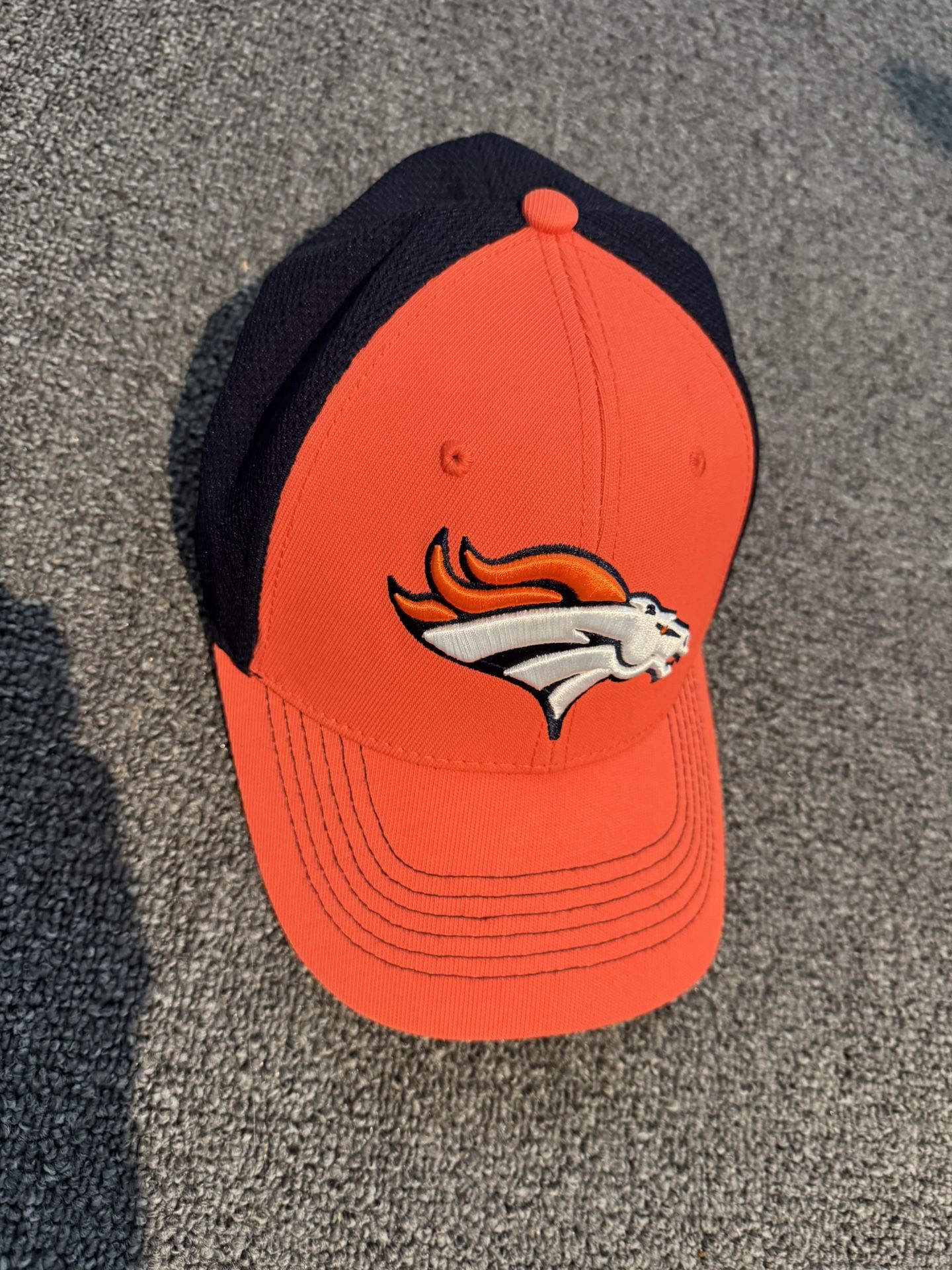 Broncos hat - one size stretch
