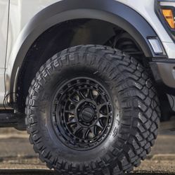 17”  KMC Wheels Crux KM556MX Package. Set of 4 - 17x8.5 inch Rims  Simulated Beadlock NEW