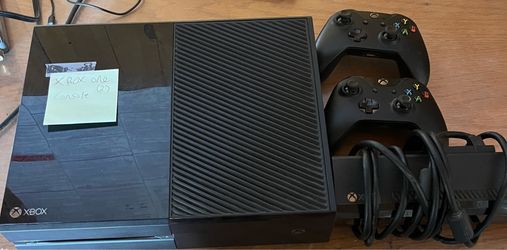 Xbox One with Kinect + 2 Controllers (No Power Cord)- tested used good condition