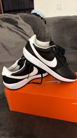 New Women’s Nike Cortez golf shoes 6.5