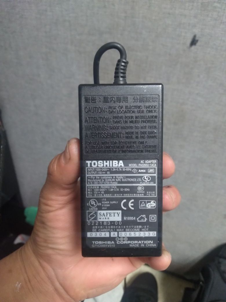Original Toshiba Laptop AC Power Adapter Charger PA3260U-1ACA 15V 4A