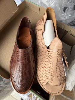 LOT OF 330 NEW PAIRS OF HUARACHES MEXICAN SANDALS