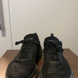 Men’s Nike Invincible 3