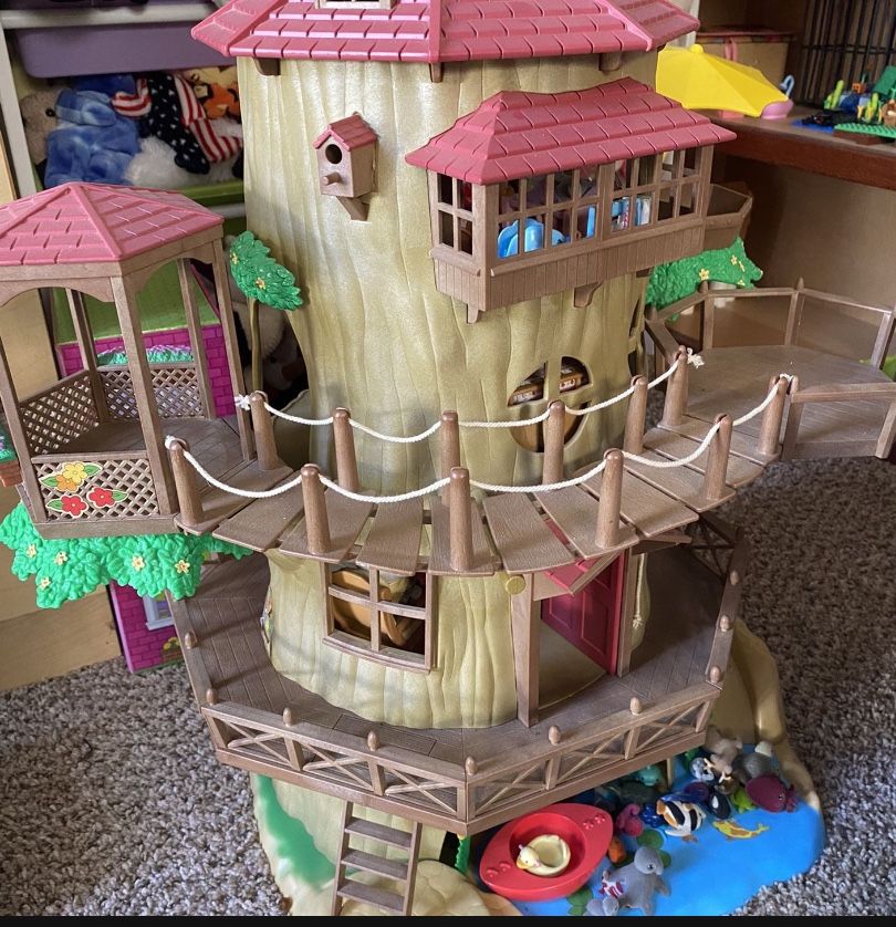 Calico Critters County Tree House