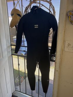 Brand new billabong wetsuit