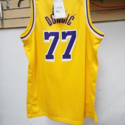 Size Sm , Med, Or Large 