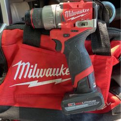 Milwaukee 1/2 Drill