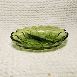 Vintage Indiana Glass Avocado Green Divided Oval Candy/Nut Dish. Measures 7" L X 5"W . Good condition and smoke free home. 