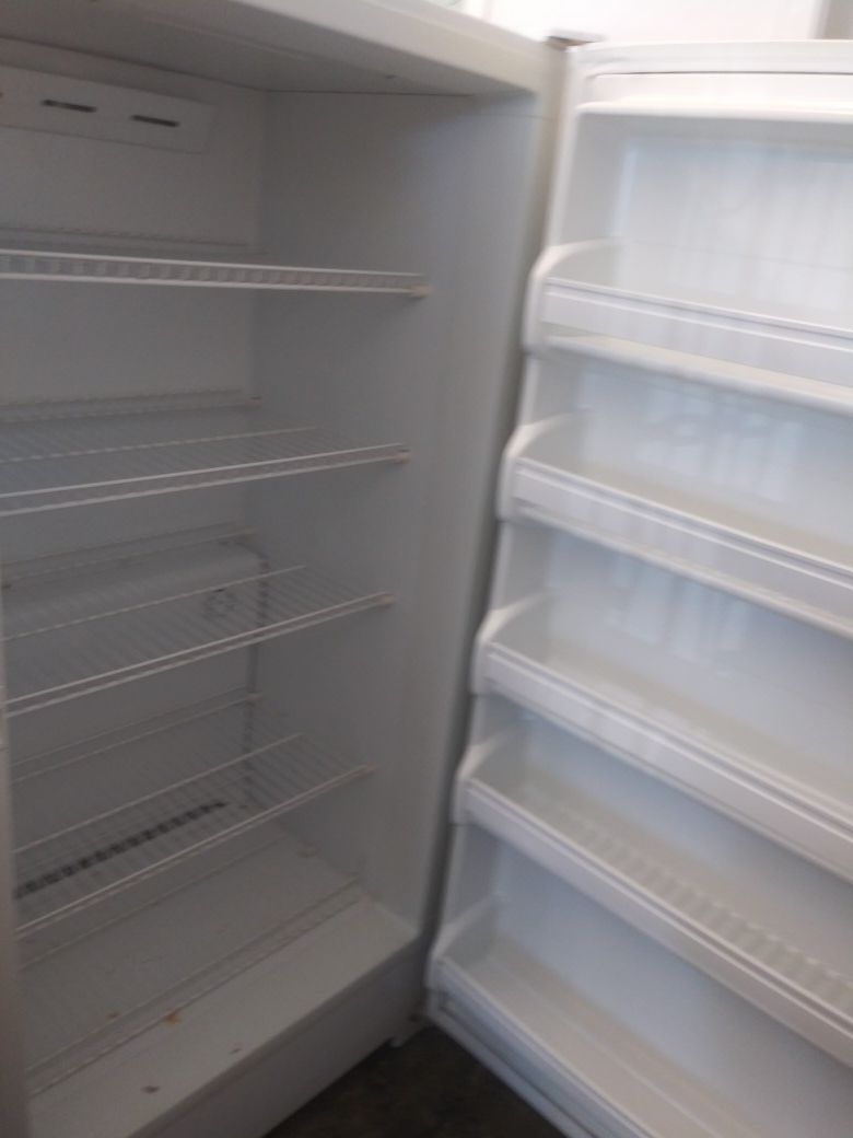 Frigidaire self defrost standing freezer for Sale in Highland, CA OfferUp