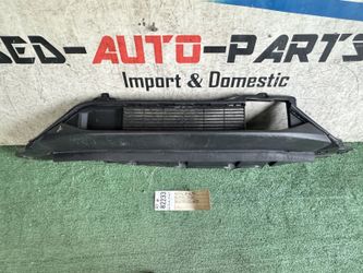 2018 - 2019 - 2021 HONDA INSIGHT FRONT LOWER BUMPER VALANCE OEM AY82233
