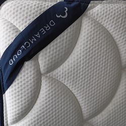 Dream Cloud Hybrid Twin Mattress 